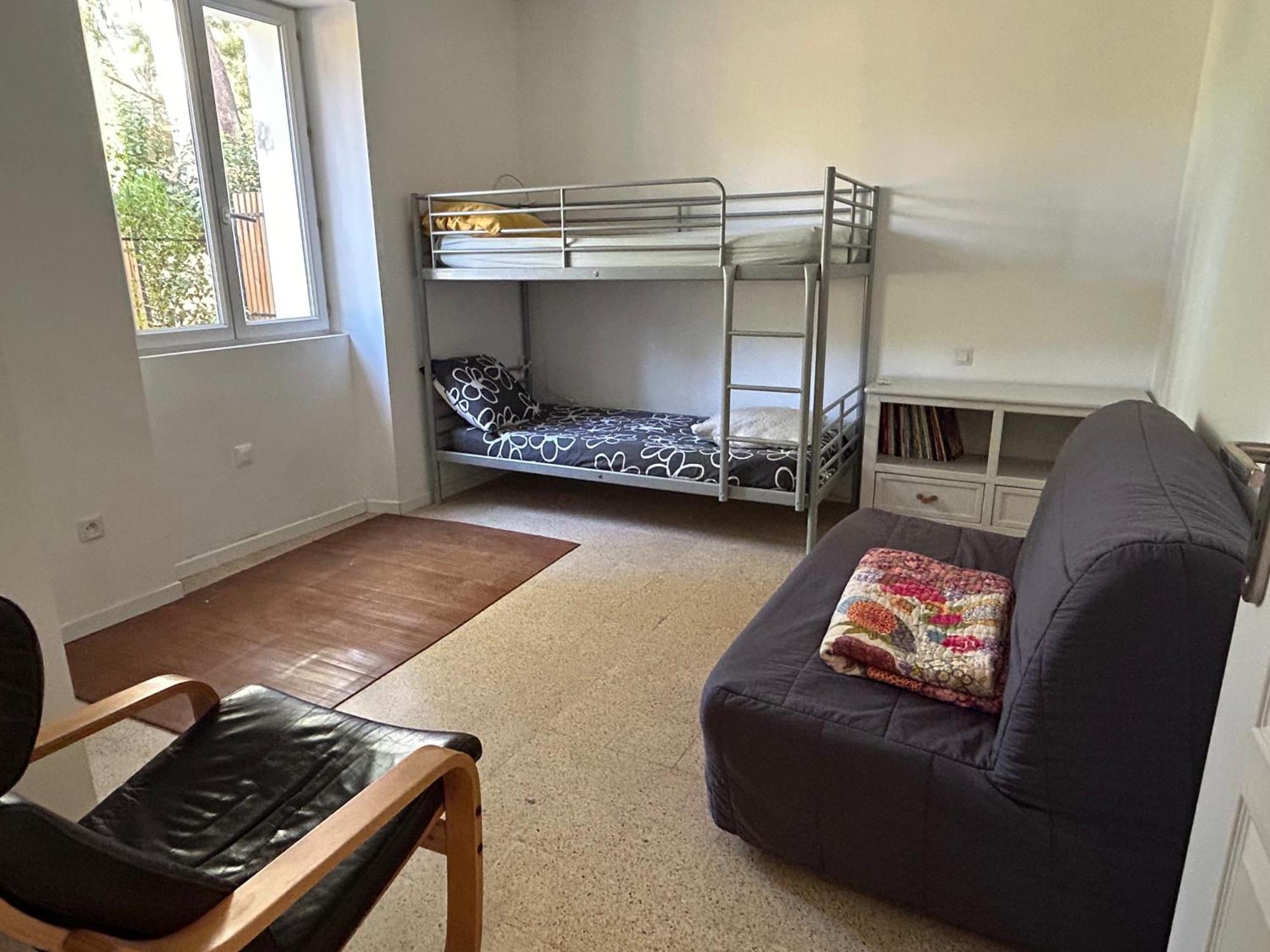 Les Lys 2 Apartment *